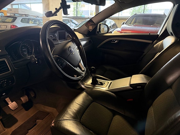Volvo V70 12 of 17