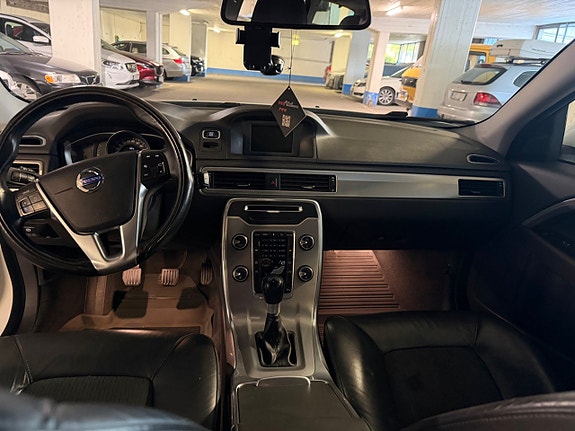 Volvo V70 11 of 17