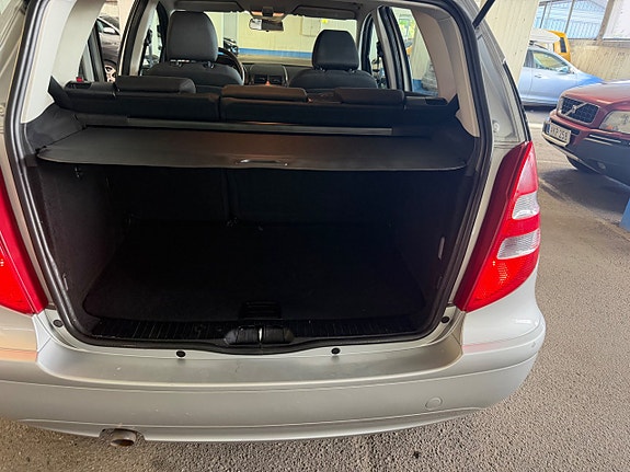 Mercedes-Benz A180 9 of 19