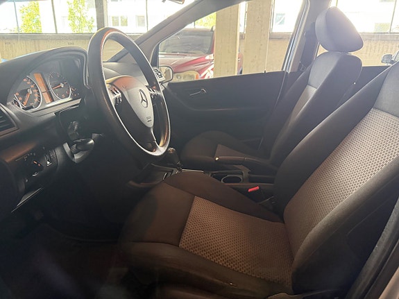 Mercedes-Benz A180 10 of 19
