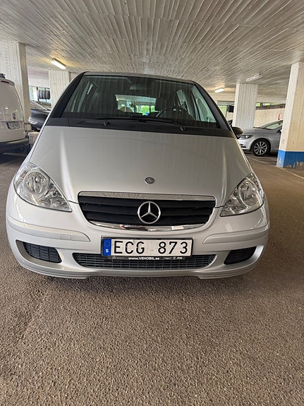 Mercedes-Benz A180 3 of 19