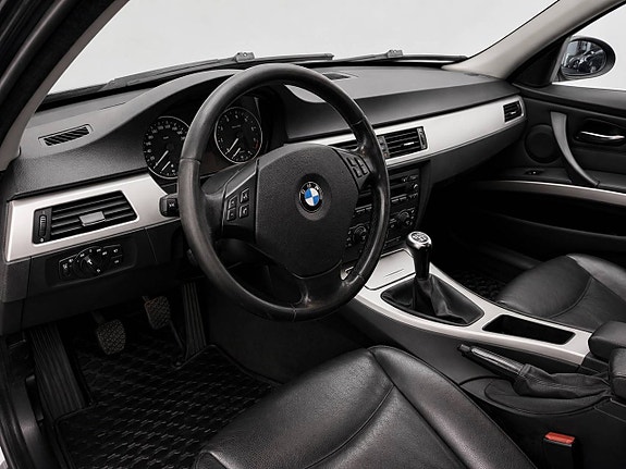 BMW 330Xi 11 of 14
