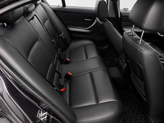 BMW 330Xi 9 of 14