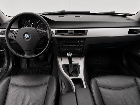 BMW 330Xi 10 of 14