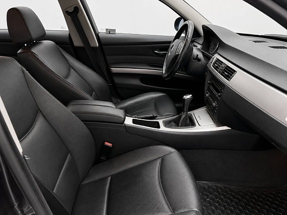 BMW 330Xi 13 of 14