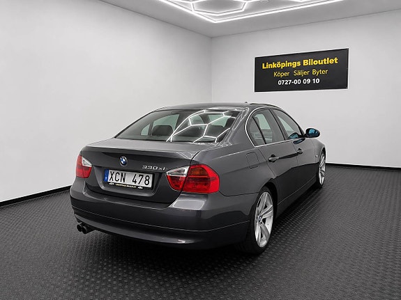 BMW 330Xi 4 of 14
