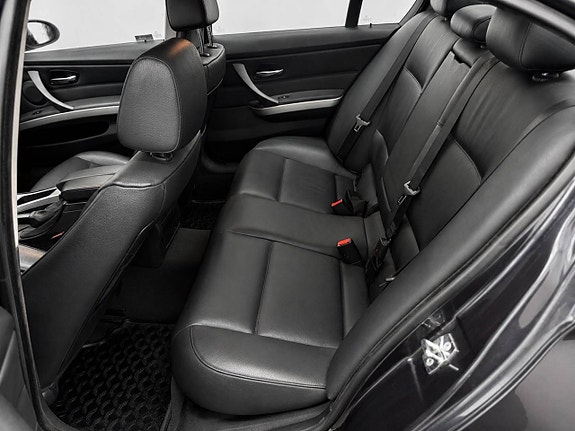 BMW 330Xi 8 of 14