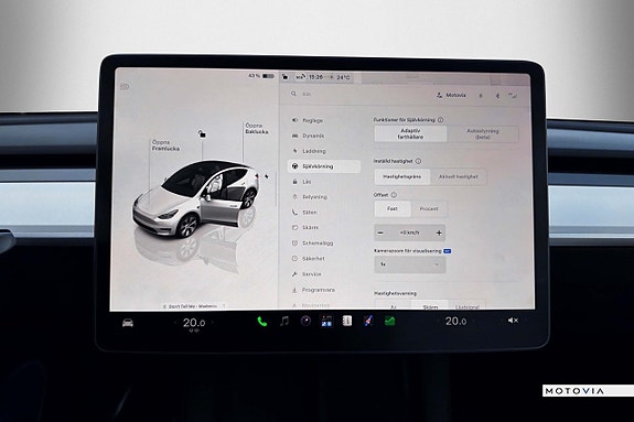 Tesla Model Y 21 of 23