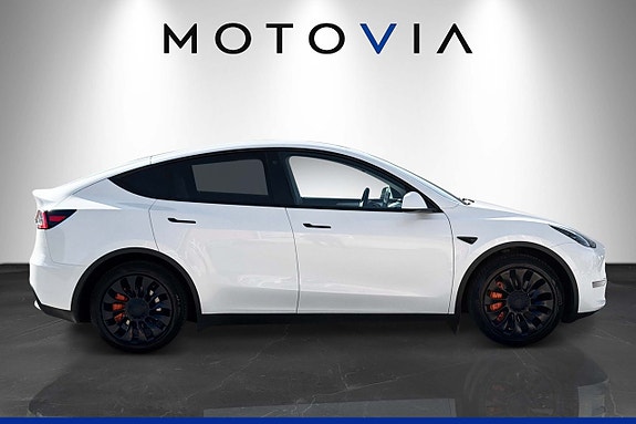 Tesla Model Y 2 of 23