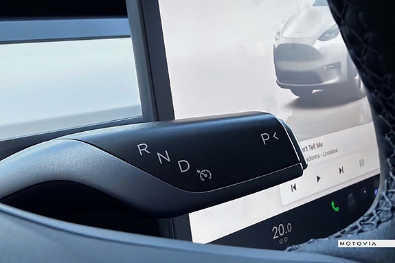 Tesla Model Y 18 of 23