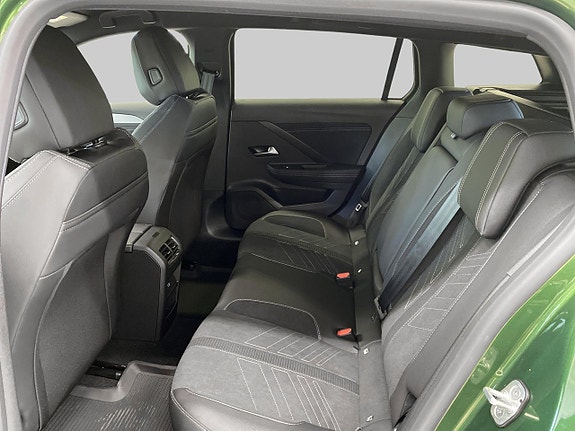 Opel Astra 9 of 17