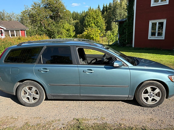 Volvo V50 3 of 6