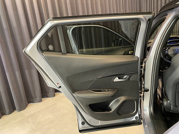 Peugeot 2008 28 of 30