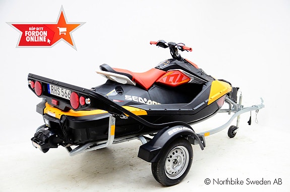 Sea-Doo Spark Trixx 2up -18 3 of 8
