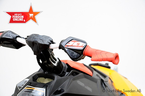 Sea-Doo Spark Trixx 2up -18 5 of 8