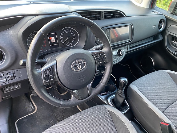 Toyota Yaris 7 of 8