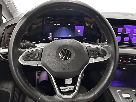 Volkswagen Golf Alltrack 18 of 30