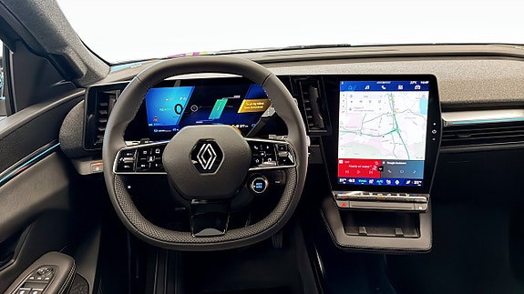 Renault Scenic E-Tech 13 of 25