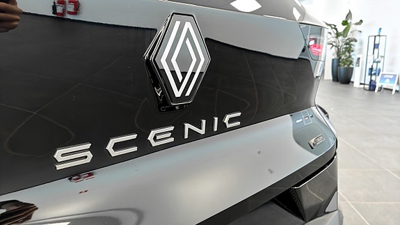 Renault Scenic E-Tech 25 of 25