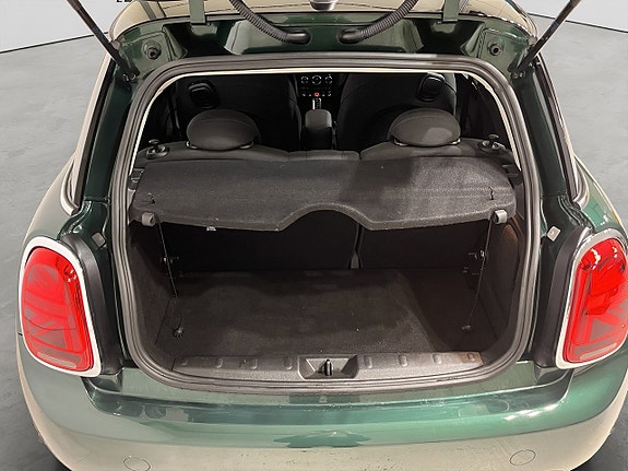 MINI Cooper 11 of 19