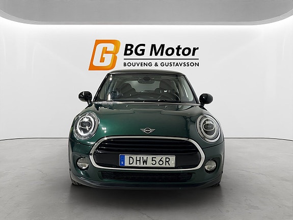 MINI Cooper 2 of 19