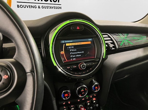MINI Cooper 18 of 19