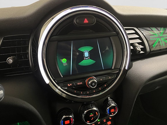 MINI Cooper 17 of 19