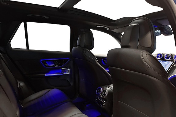 Mercedes-Benz GLC300 e 18 of 25
