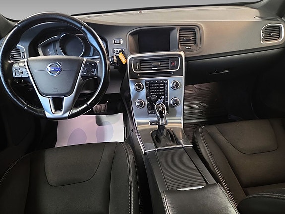 Volvo V60 9 of 11