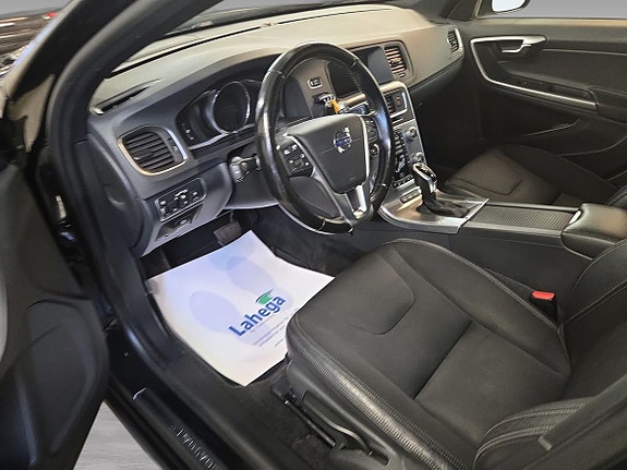 Volvo V60 8 of 11