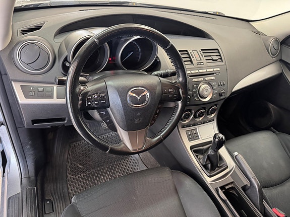 Mazda 3 8 of 12