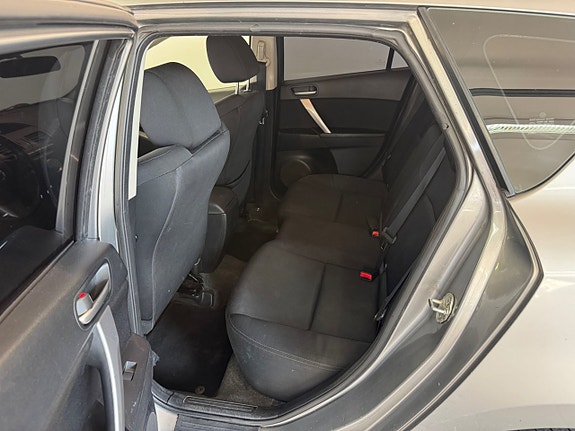 Mazda 3 10 of 12