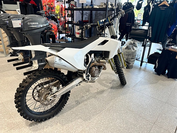 Husqvarna FC250 3 of 3