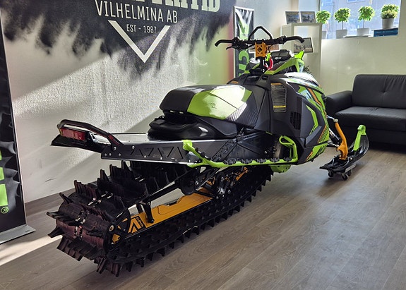 Arctic Cat M8000 Mountain Cat A1 146" Atac 4 of 8