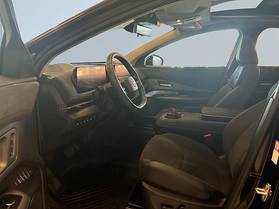 Nissan Ariya 7 of 20