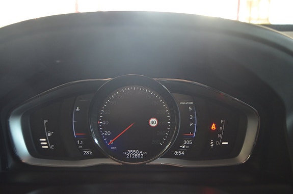 Volvo XC60 25 of 28
