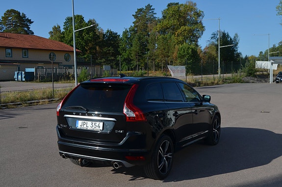 Volvo XC60 12 of 28