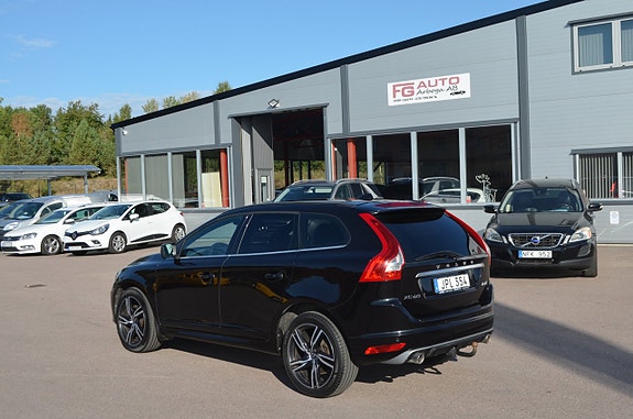 Volvo XC60 10 of 28