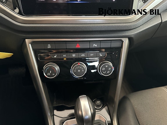 Volkswagen T-Roc 13 of 14