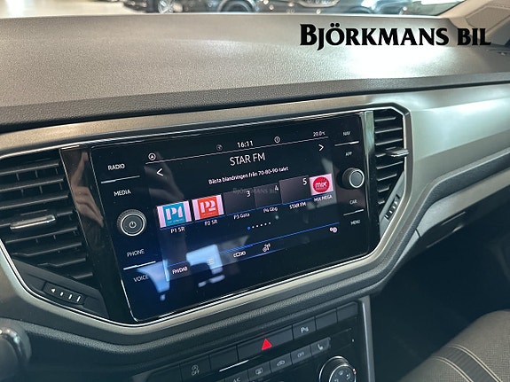 Volkswagen T-Roc 11 of 14