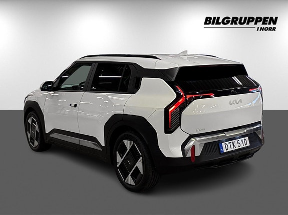 Kia EV3 8 of 21