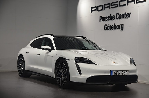 Porsche Taycan 2 of 17