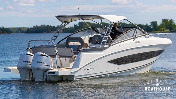Beneteau Flyer 10 | 2x Yamaha F300 NCA2-A 18 of 30