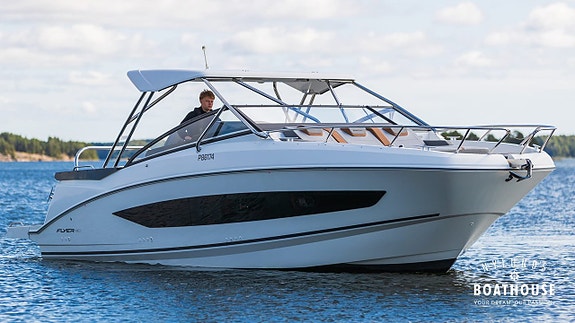 Beneteau Flyer 10 | 2x Yamaha F300 NCA2-A 7 of 30