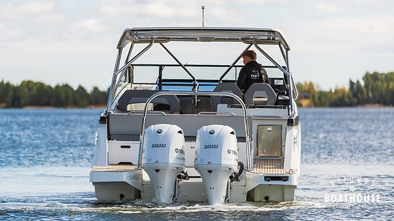 Beneteau Flyer 10 | 2x Yamaha F300 NCA2-A 13 of 30
