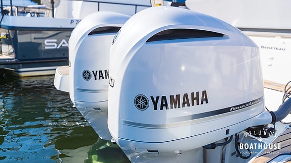 Beneteau Flyer 10 | 2x Yamaha F300 NCA2-A 4 of 30