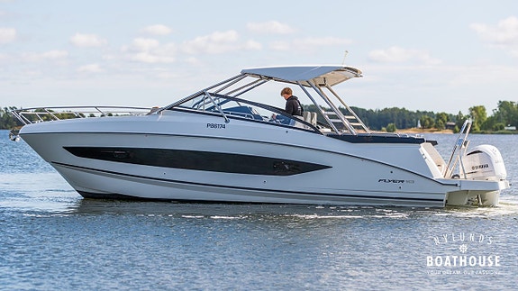 Beneteau Flyer 10 | 2x Yamaha F300 NCA2-A 15 of 30