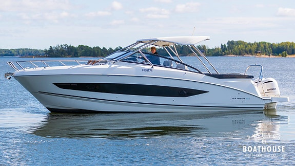Beneteau Flyer 10 | 2x Yamaha F300 NCA2-A 5 of 30