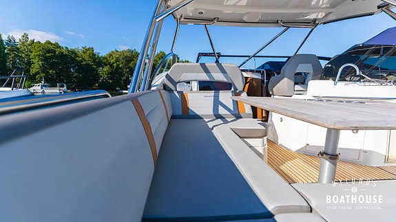 Beneteau Flyer 10 | 2x Yamaha F300 NCA2-A 22 of 30