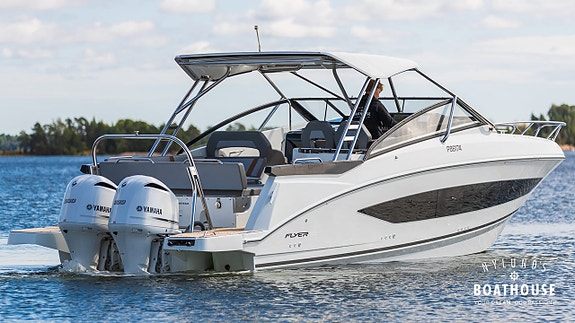 Beneteau Flyer 10 | 2x Yamaha F300 NCA2-A 12 of 30
